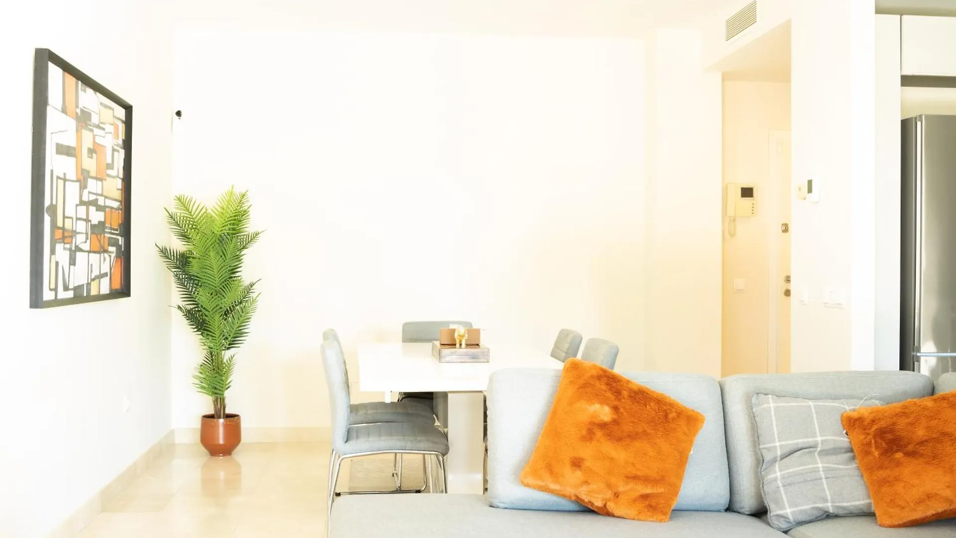 Bajo Encantador Y Familiar En Benahavis Estepona Appartement