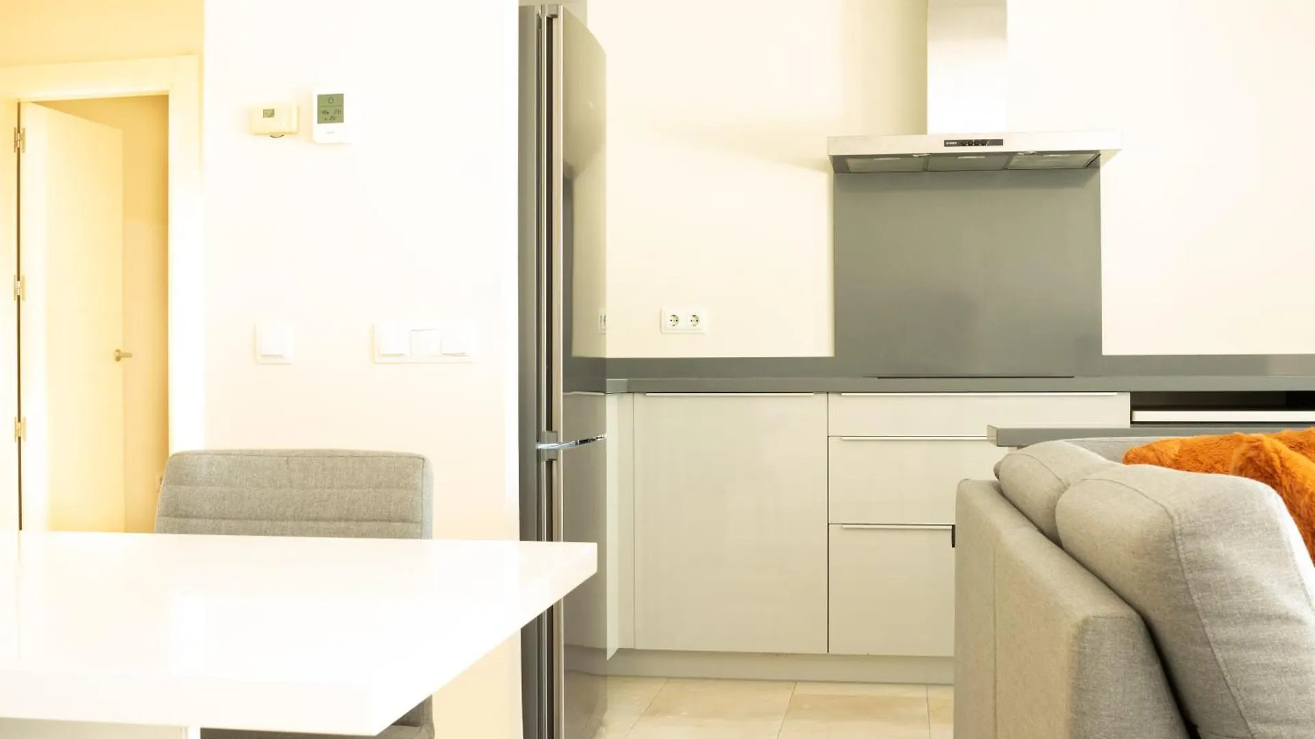 Bajo Encantador Y Familiar En Benahavis Estepona Appartement